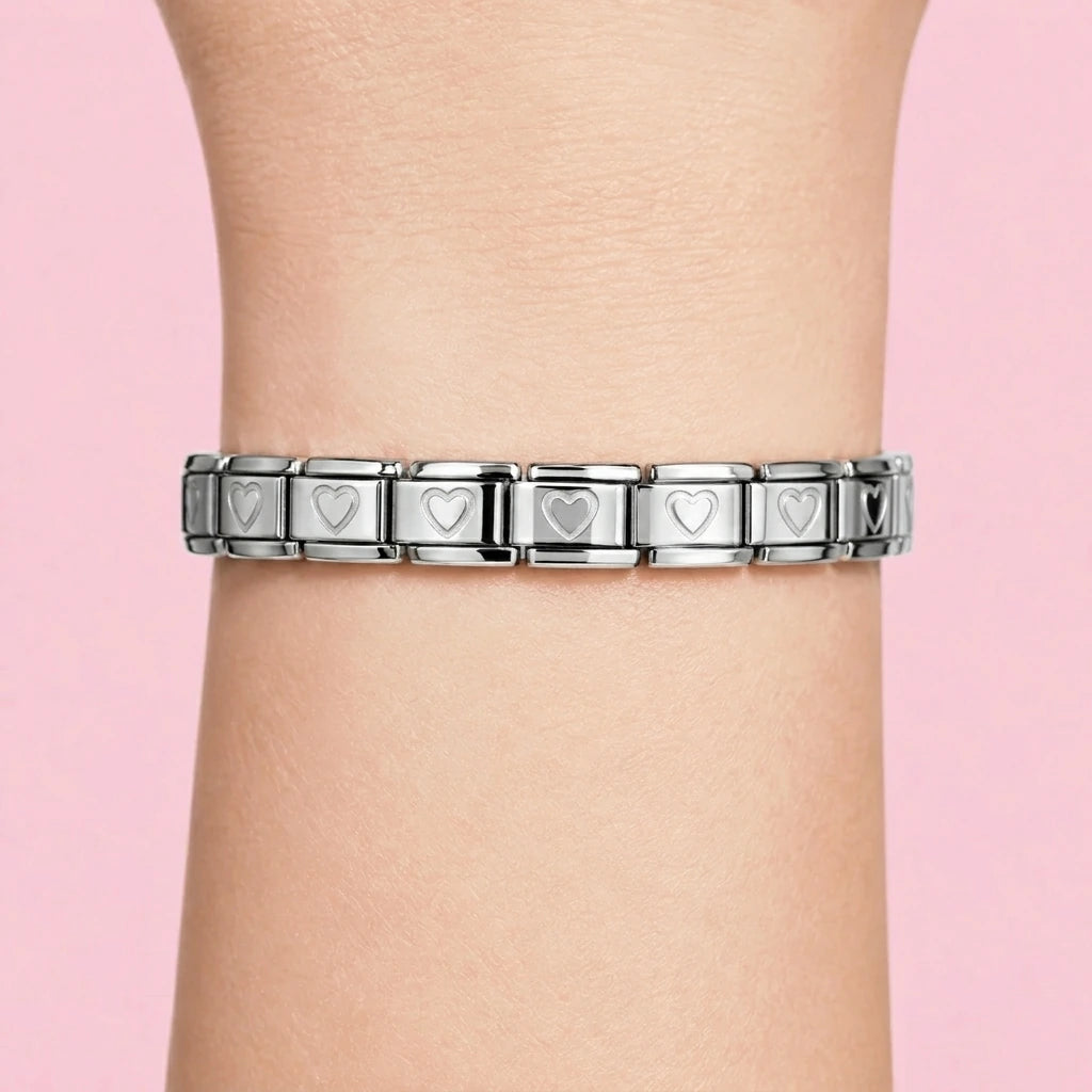 Heart Bracelet [S] on wrist